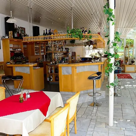 Strandhotel Pichler ホテル 2*