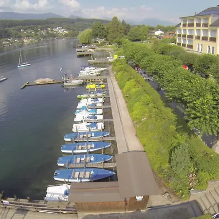 Strandhotel Pichler ホテル