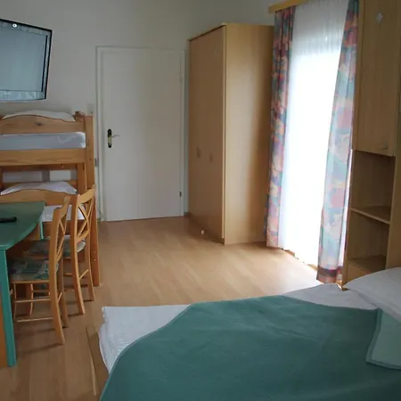 Strandhotel Pichler ホテル 2*